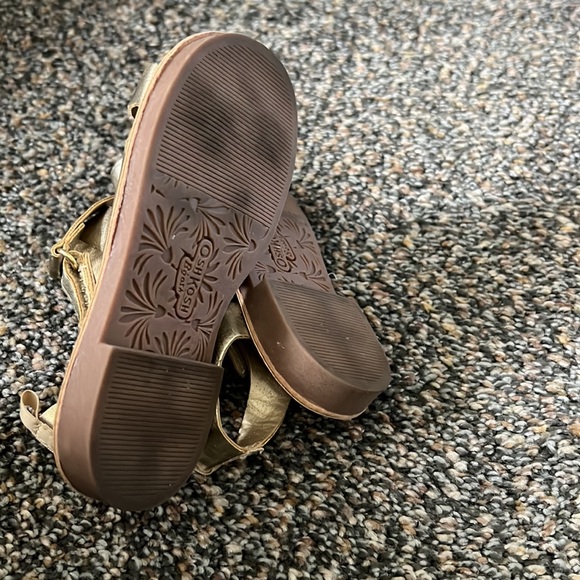 Oshkosh girl toddler sandals size 8. Used a couple of times. - Picture 2 of 3
